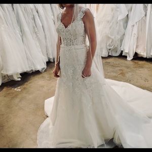 Stella York unaltered wedding dress